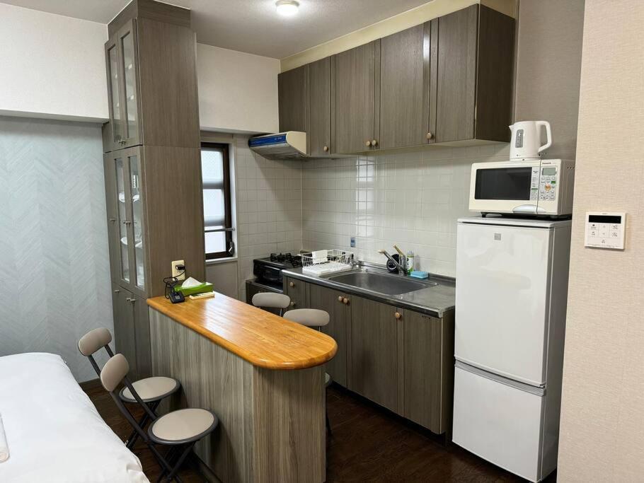 Color島之内701 Apartment Осака Екстериор снимка