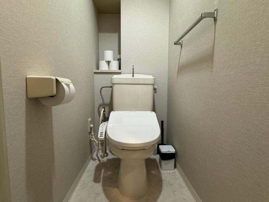 Color島之内701 Apartment Осака Екстериор снимка